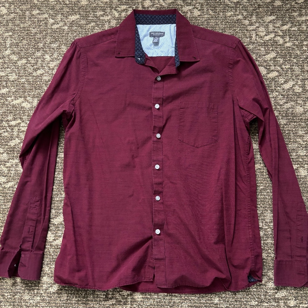 Van Huesen Large Burgundy Button Down